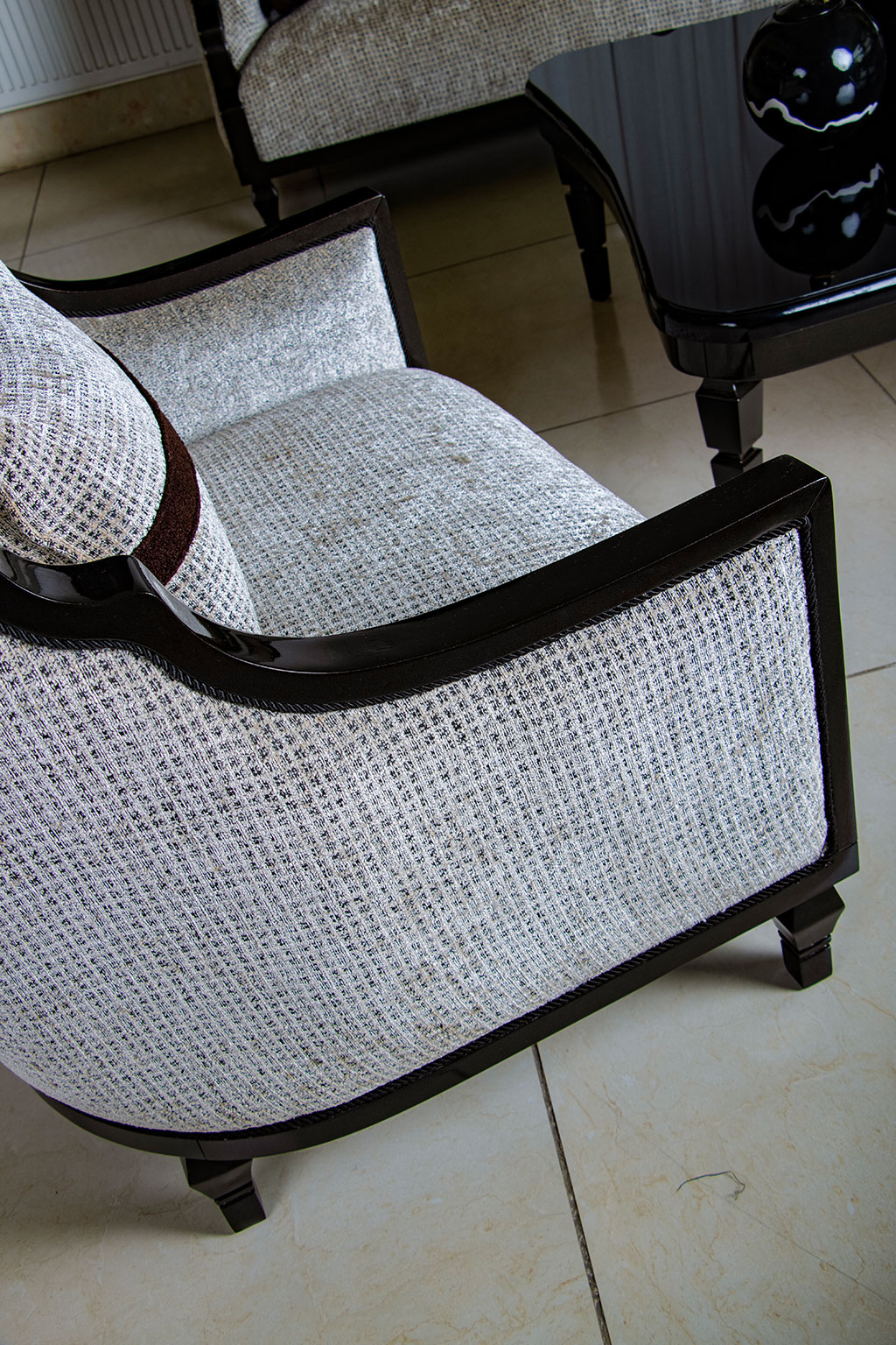 مبل نئوکلاسیک لونا Lona ۹ نفره: ترکیب لوکس، مینیمال و باشکوه - Image 2